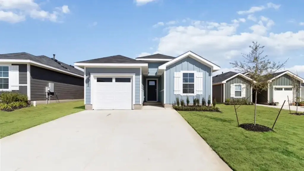 132 Celosia Loop, Uhland