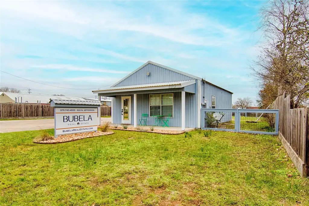 820 N Jefferson Street, La Grange