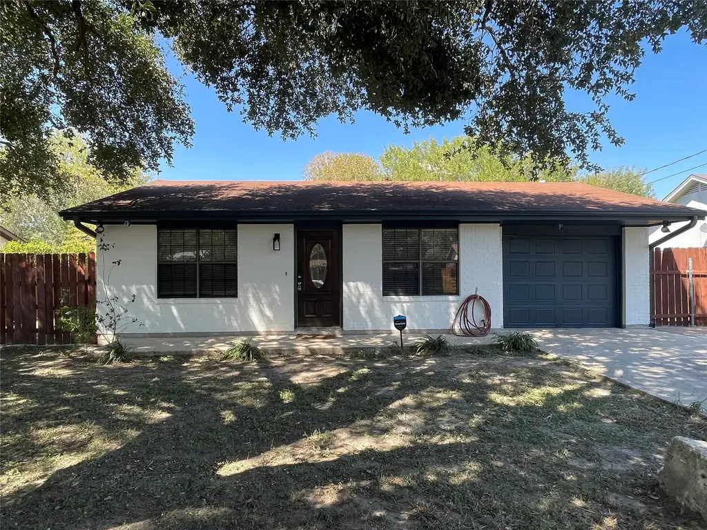 1303 Pendergrass Street, Lockhart