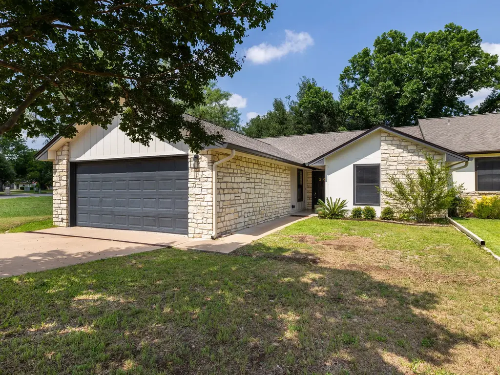 26 Fairway Lane, Meadowlakes