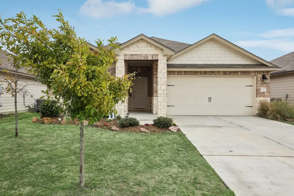117 Break Avenue, Taylor