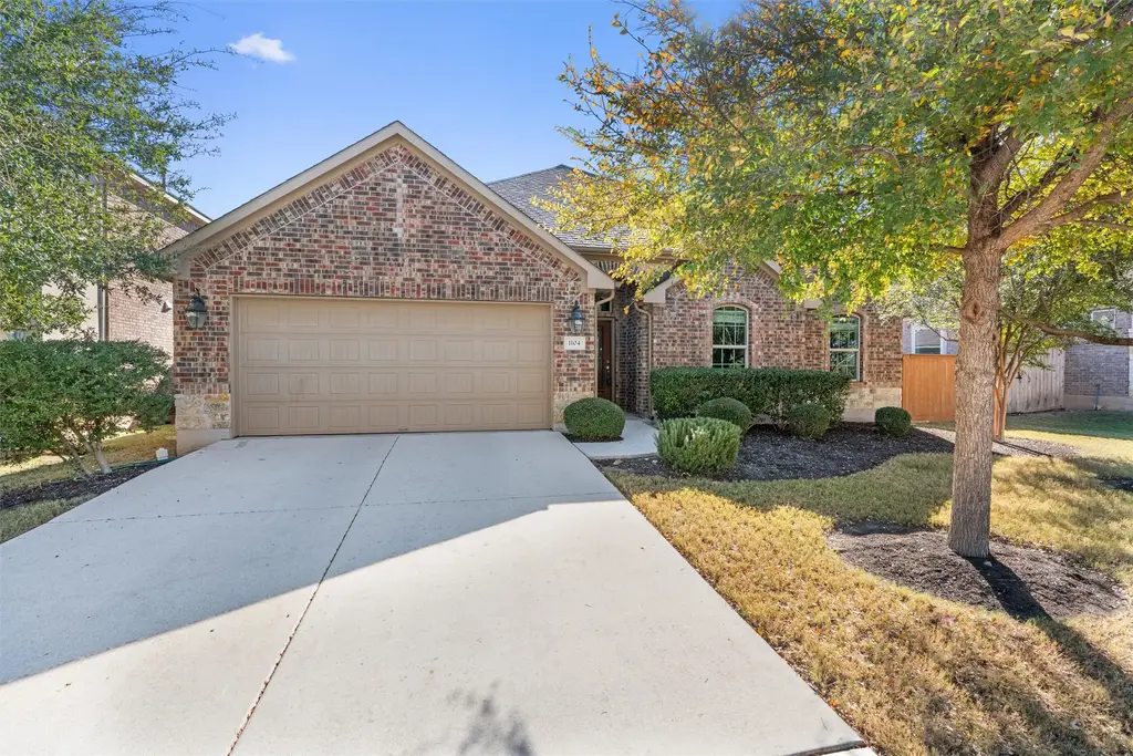 1104 Daylily Loop, Georgetown