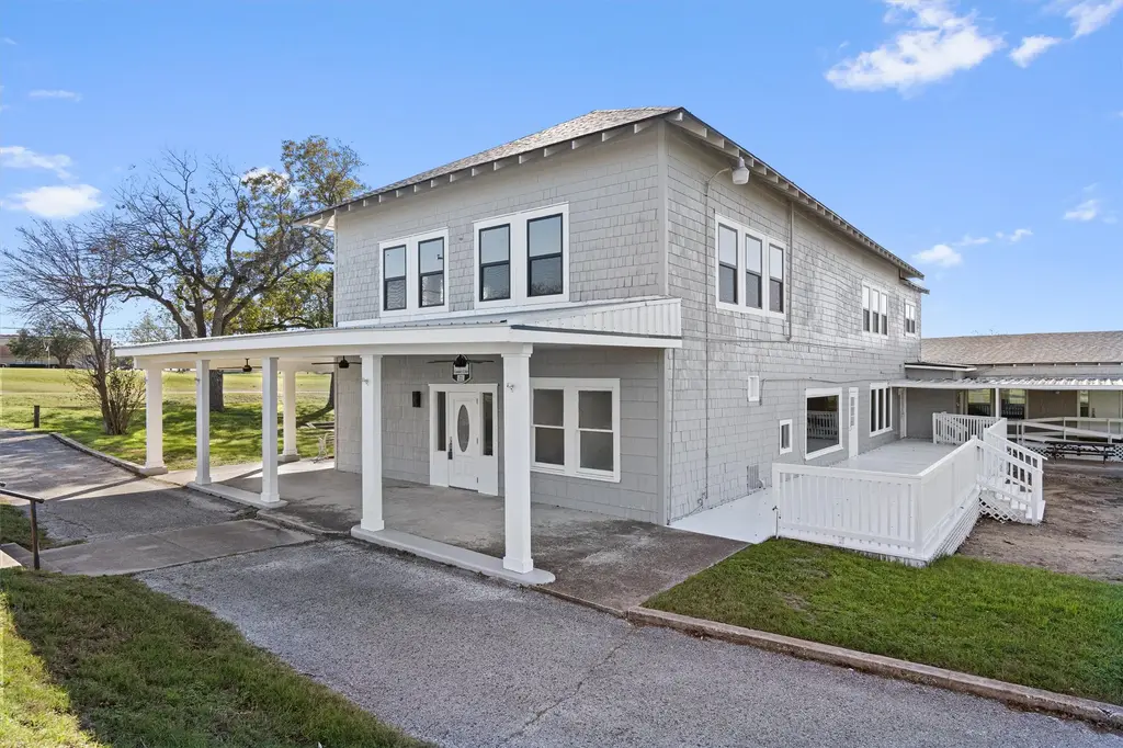 1102 Beech Street, Taylor
