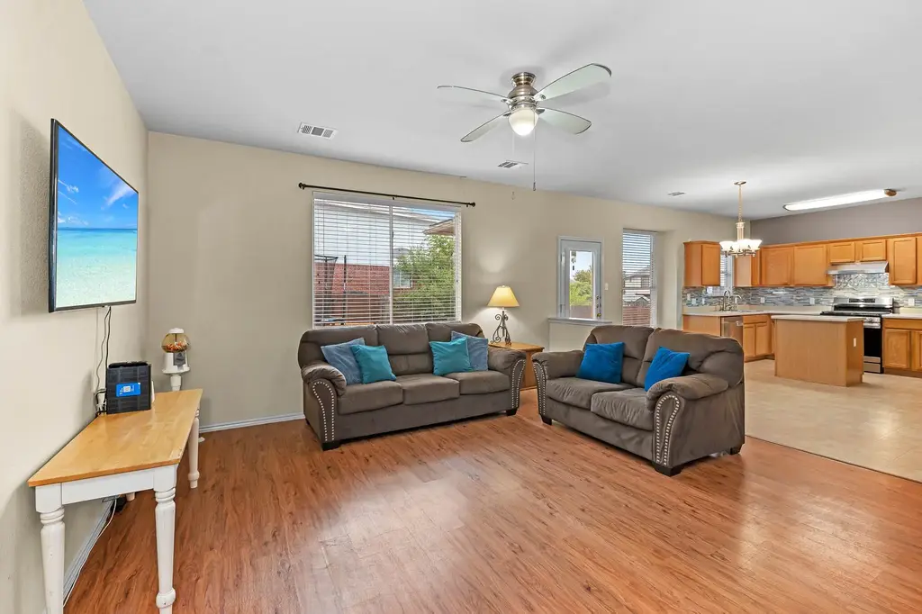 1400 Orange Spice Court, Pflugerville