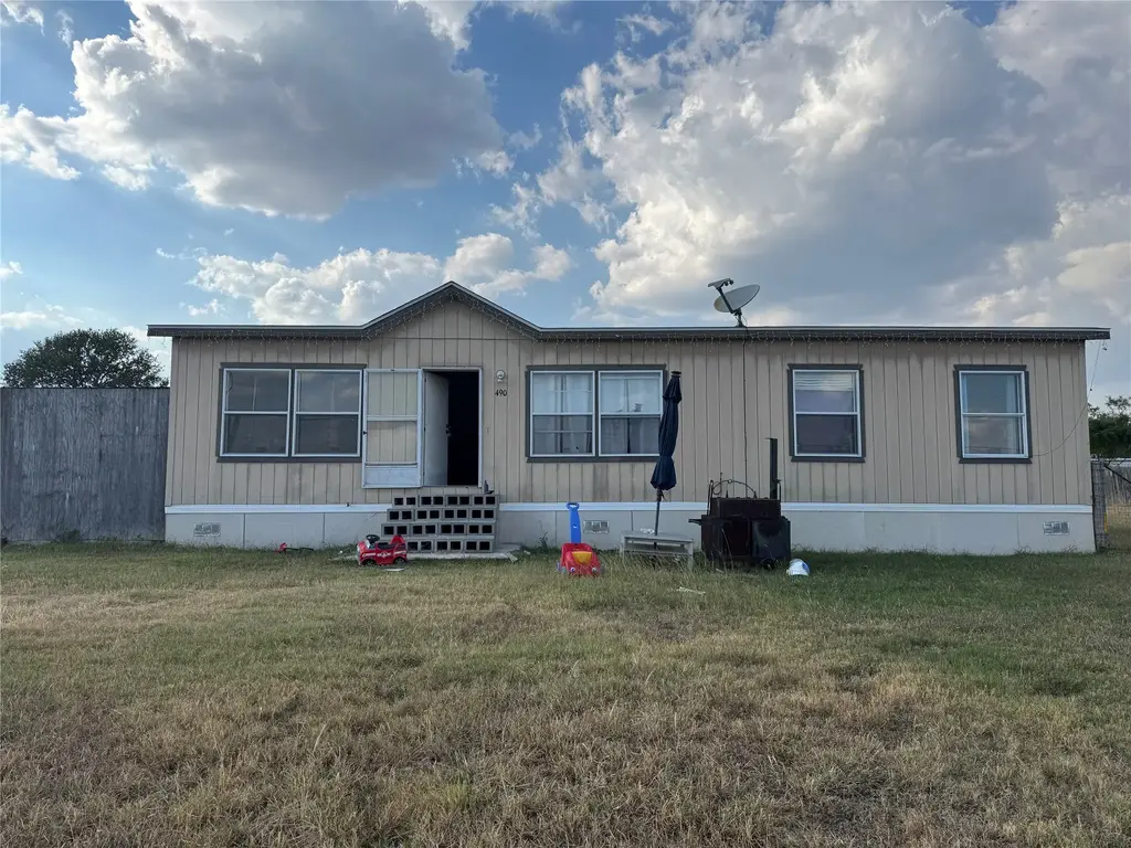 490 Rosewood Drive, Dale