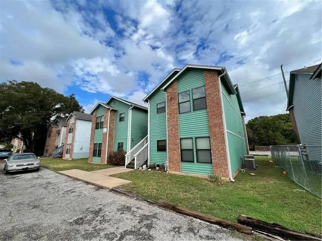 2417 Slaughter Lane D, Austin