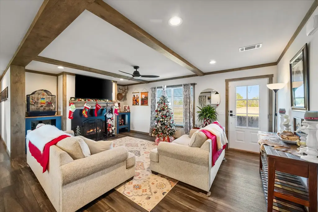16857 Fm 639 Road E, Purdon