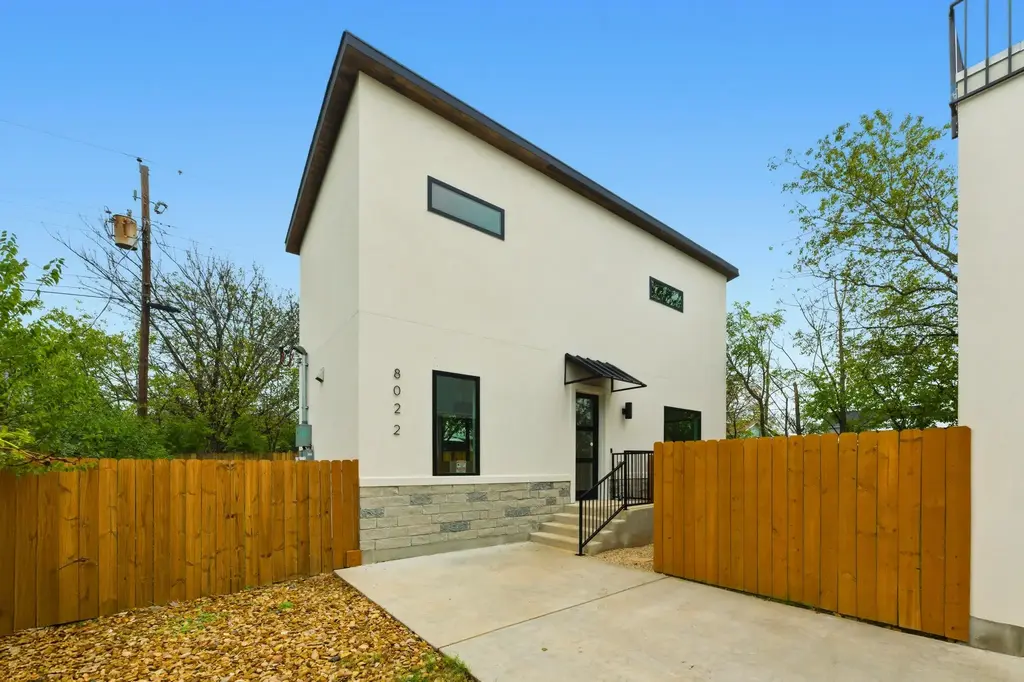 802 Philco Drive 2, Austin