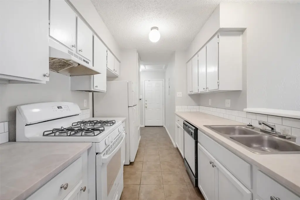 12901 Chromite Street B, Austin
