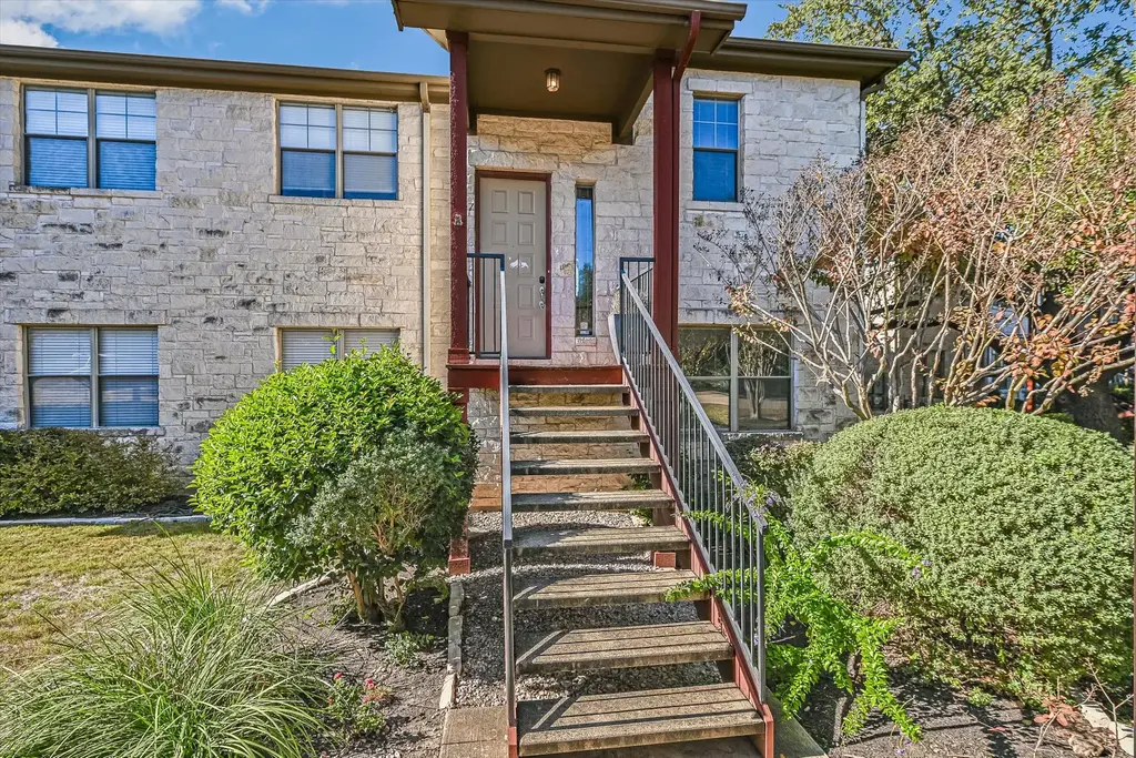 4307 Eck Lane 107, Austin