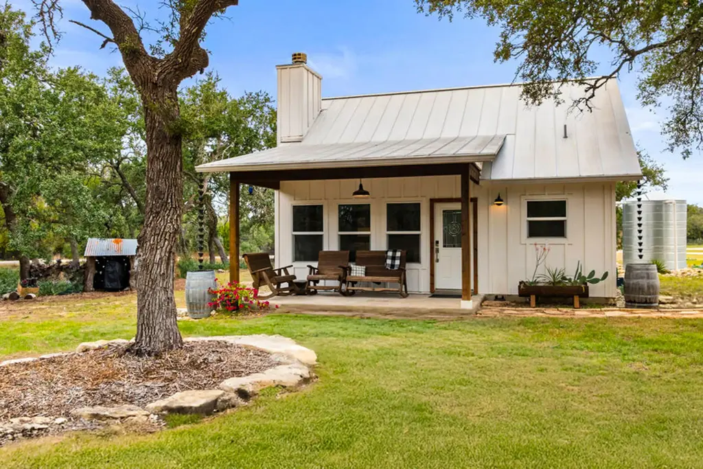820 Glen Crest Drive, Blanco