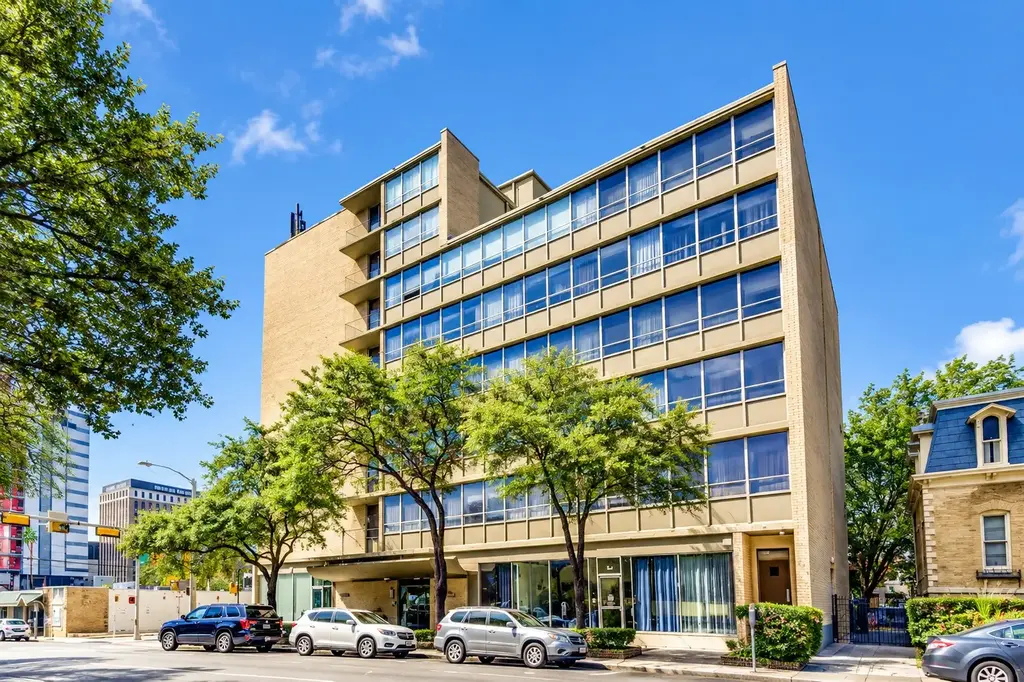1800 Lavaca Street 607, Austin