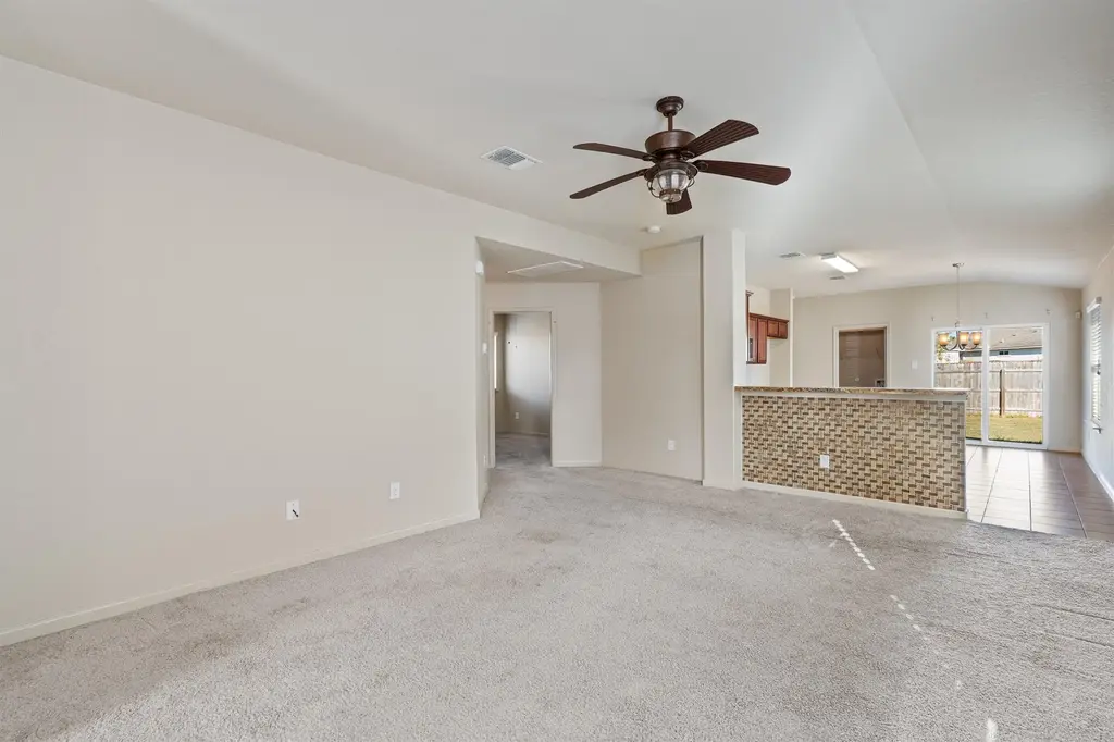 180 Eagle Drive, Luling