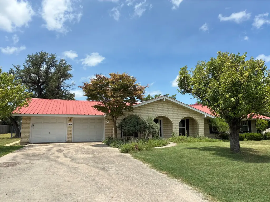 104 Skipcha Trail, Lampasas