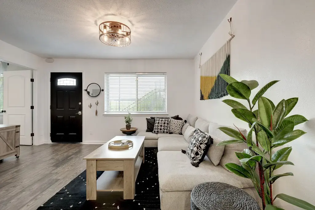 1202 Newning Avenue 202, Austin