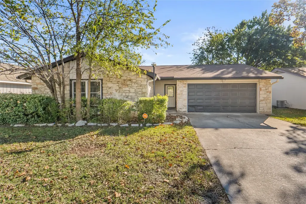 903 E Logan Street E, Round Rock