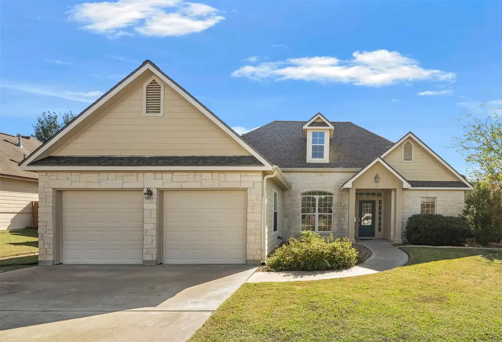 365 Rose Mayer Loop, La Grange