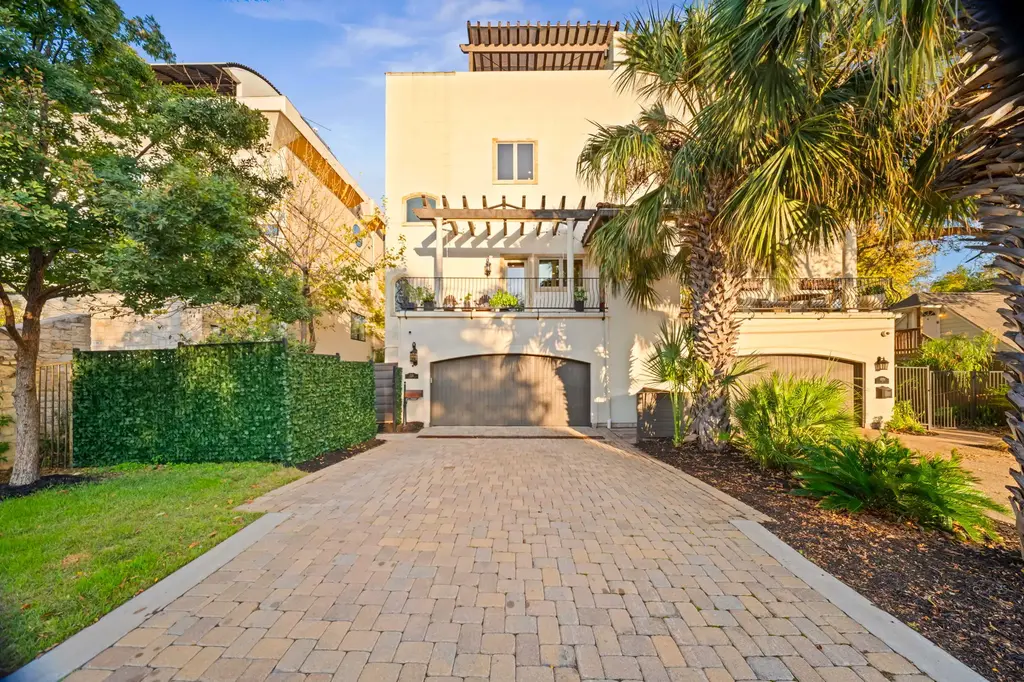 1231 Parkway 2, Austin