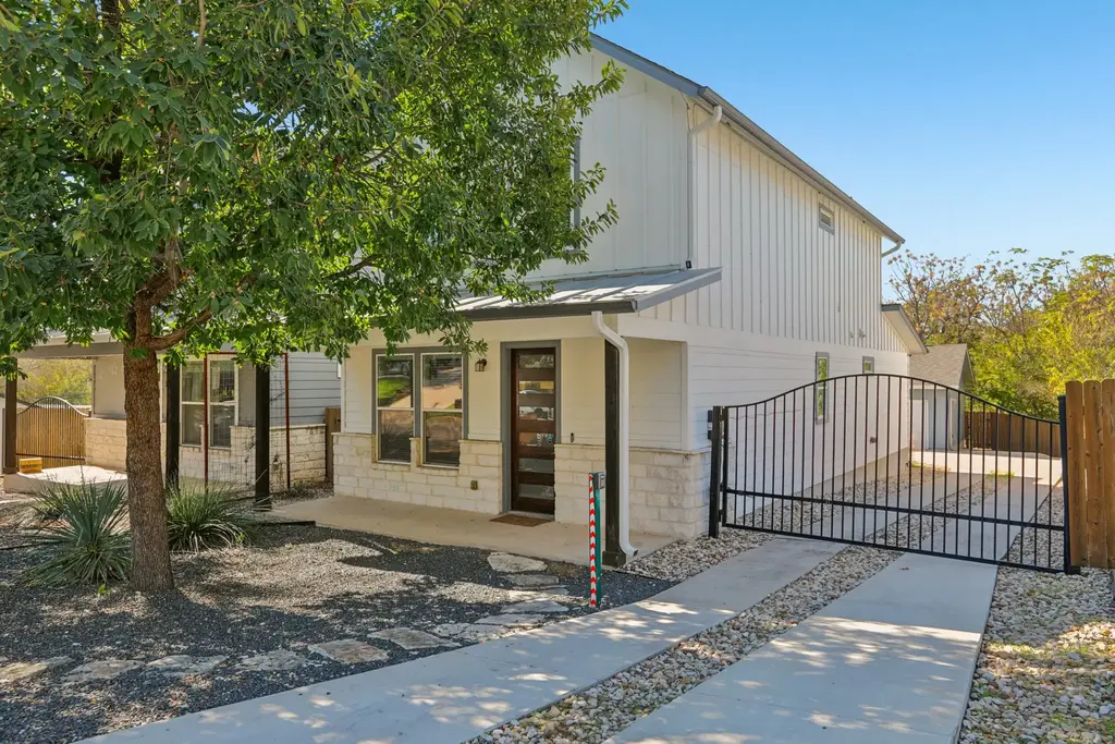 1206 Deloney Street B, Austin