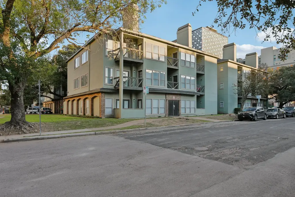 807 W 25th Street 302, Austin