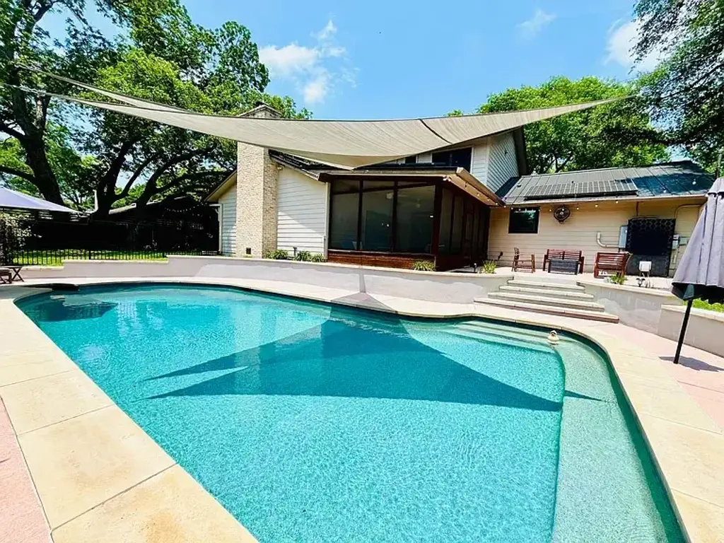 2305 Comburg Castle Way, Austin