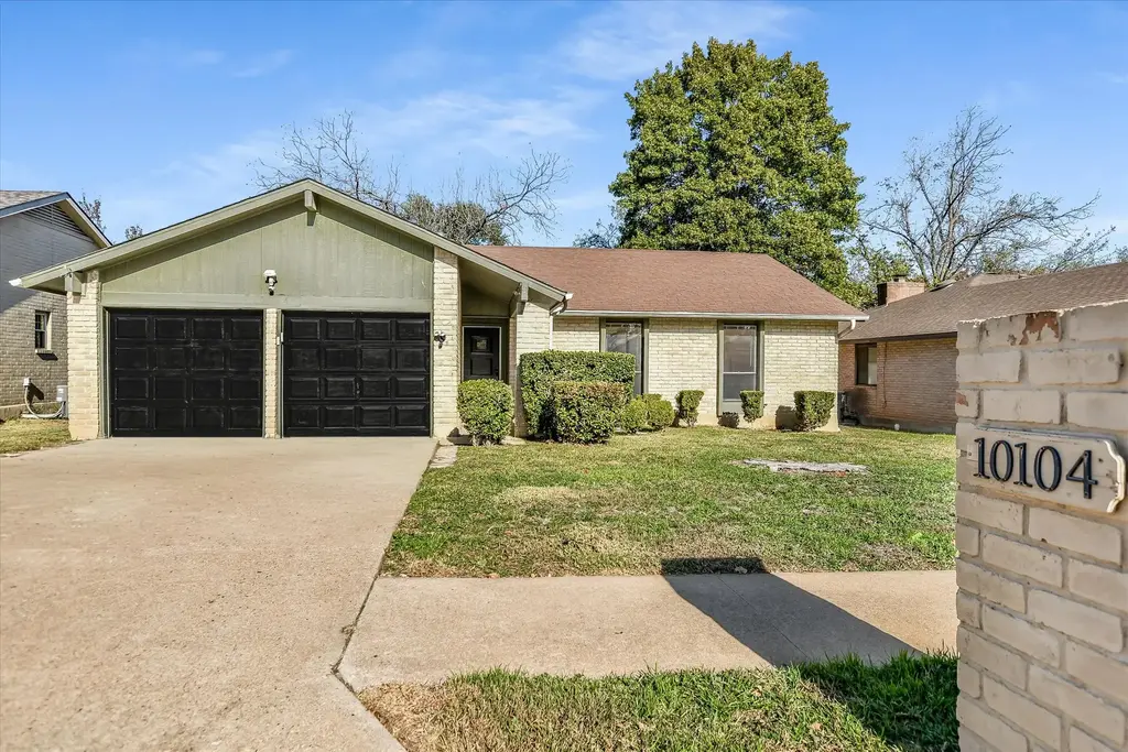 10104 Woodland Village Drive, Austin