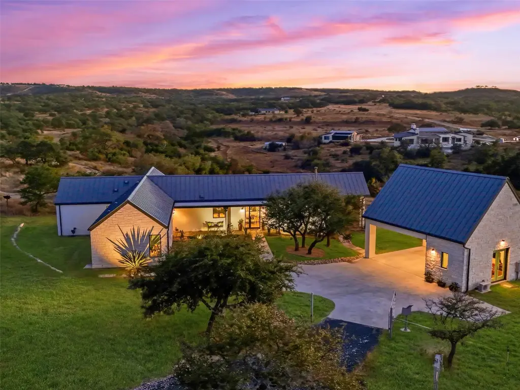 577 Cattle Creek Road, Johnson City