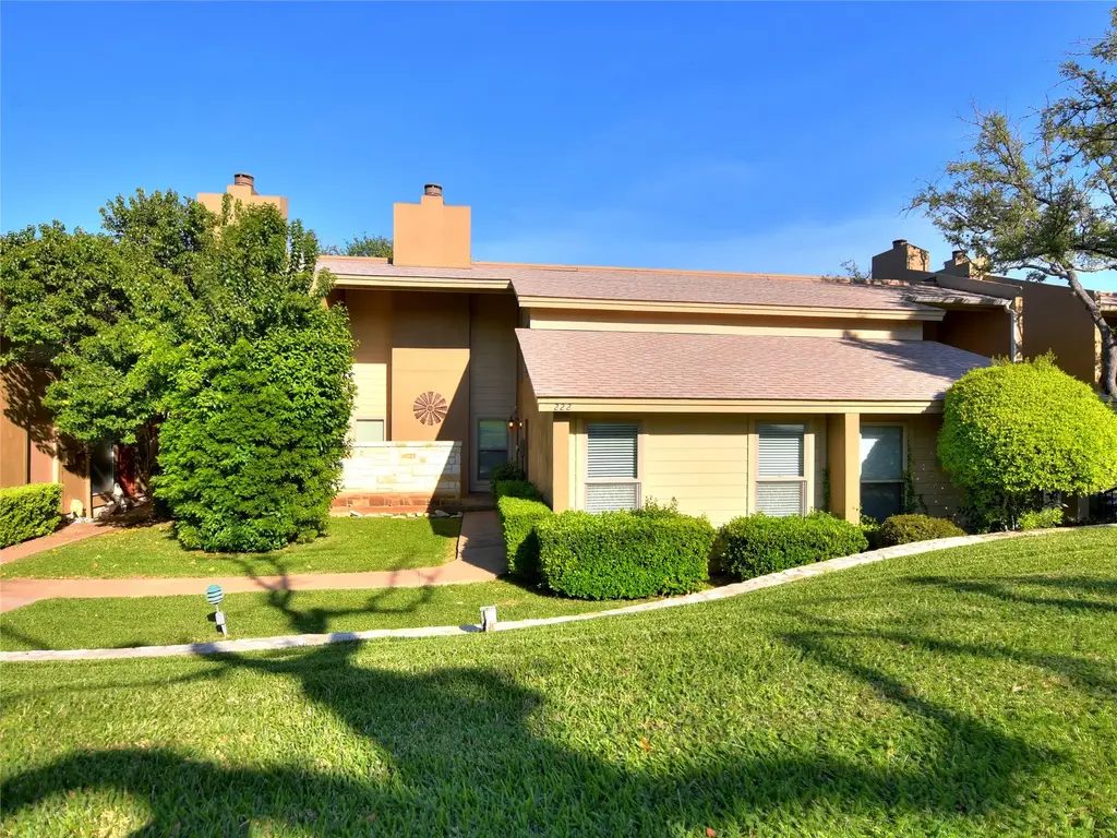 222 Lido Street J-2, Lakeway