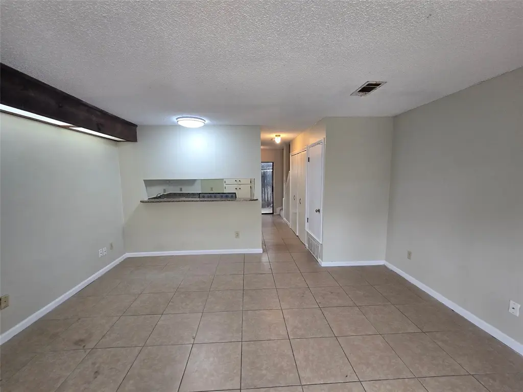 1221 W Hopkins Street 8, San Marcos