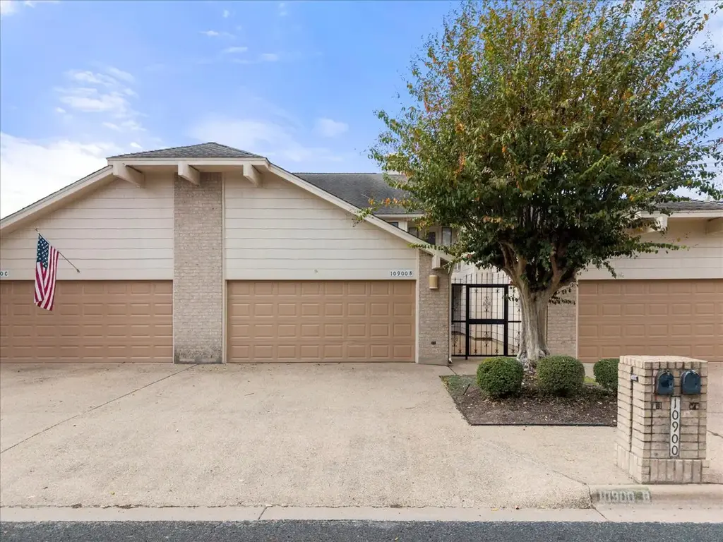 10900 Crown Colony Drive B, Austin