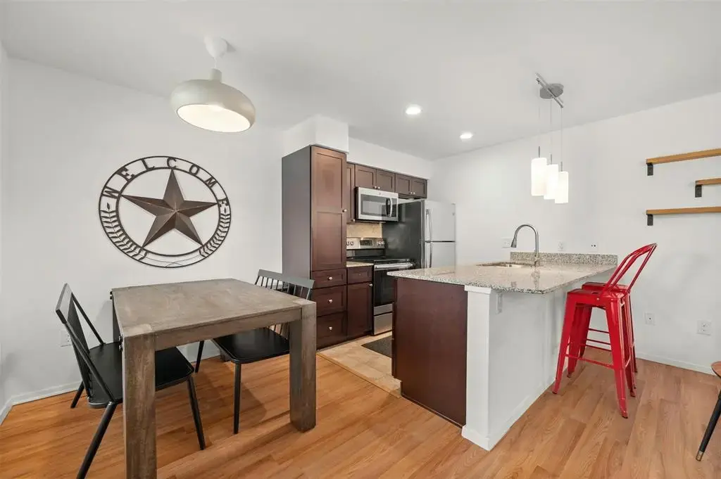 910 Duncan Lane 19, Austin