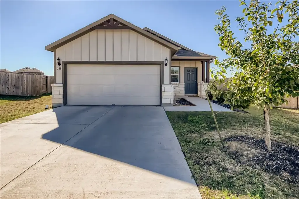 288 Eves Necklace Drive, Buda