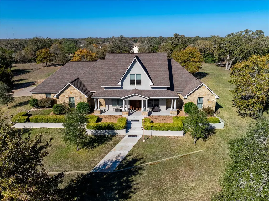 1820 Guenther Road, La Grange
