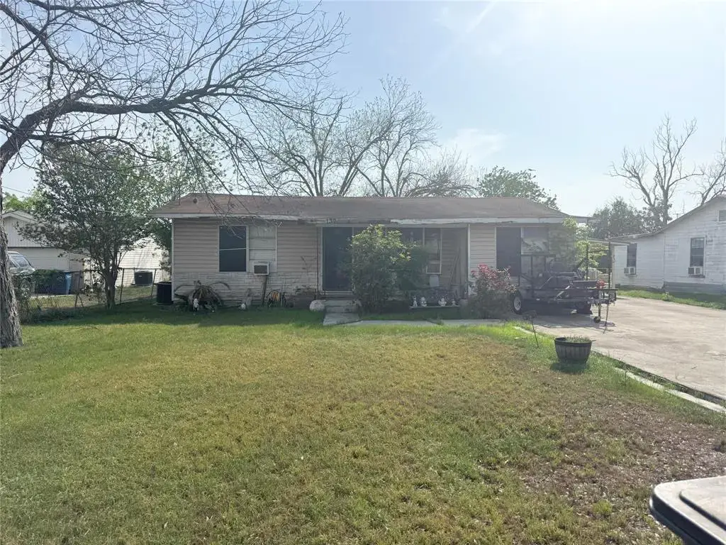 137 N Kowald Lane, New Braunfels