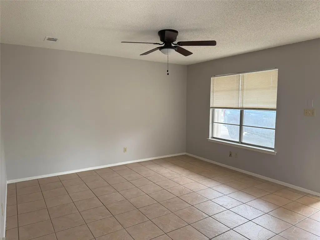 1402 Barbergale Street A, Pflugerville