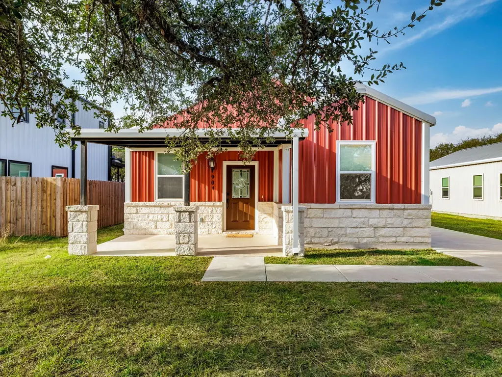 904 Central Boulevard, Bertram