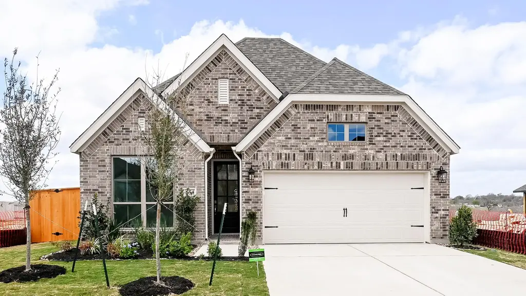 654 Bay Breeze Drive, Kyle