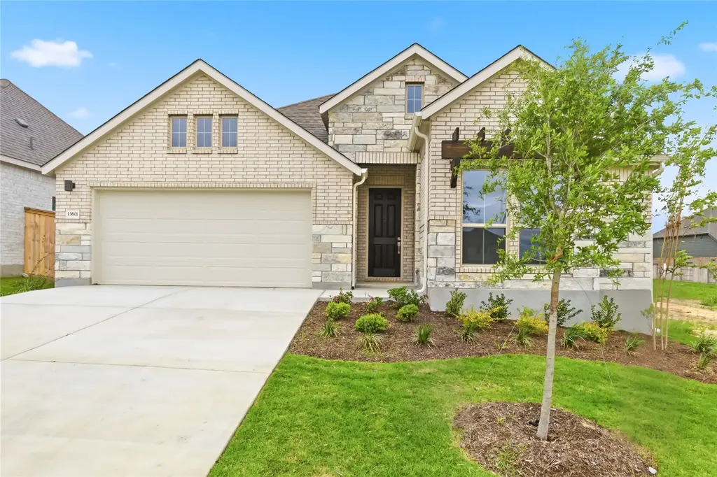 13601 Hamilton Hart Drive, Elgin