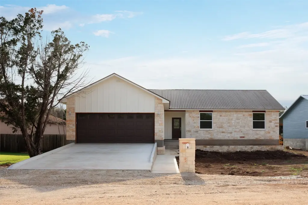 5 Quiet Meadow Circle, Wimberley