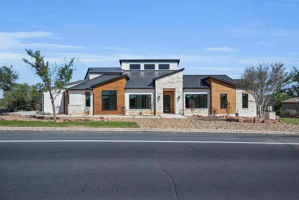 101 Silver Way, Horseshoe Bay