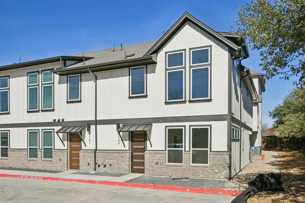 200 W 56th Street 5104, Austin