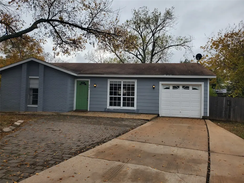 807 Fernwood Cove, Round Rock