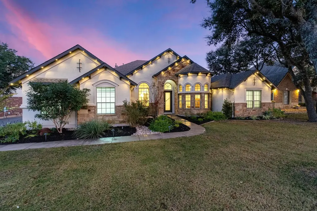 2205 Lakehurst Road, Spicewood
