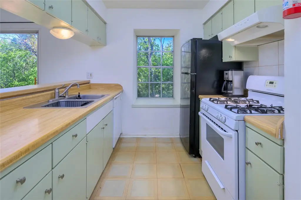 7801 Shoal Creek Boulevard 252, Austin