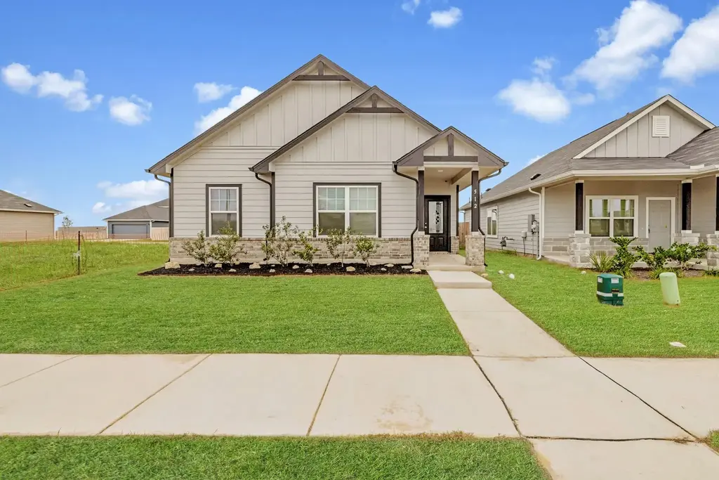 512 Timber Brook Drive, Hutto