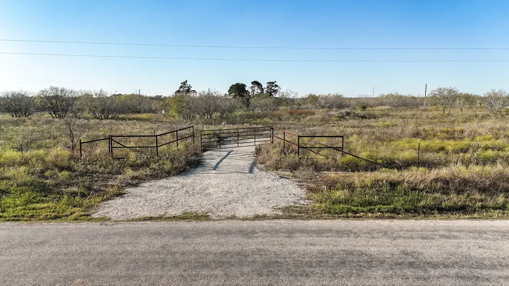 115 Spanish Oak Road, Dale
