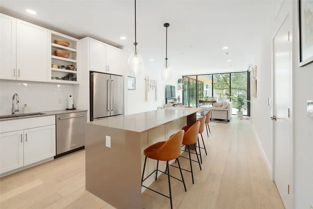 1600 S 1st Street 220, Austin