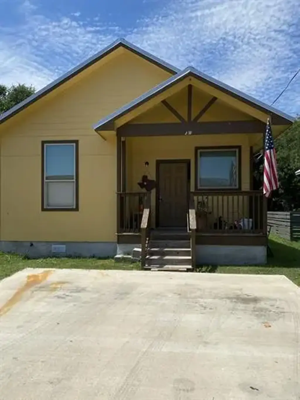 1013 Fir Lane, Lockhart