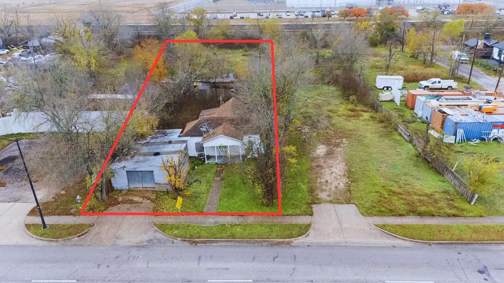 919 W 2nd Street, Taylor