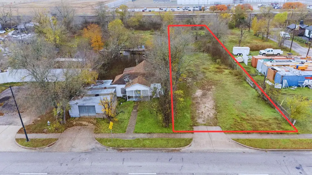 921 W 2nd Street, Taylor